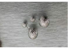 750 White Gold Earrings